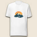 Achtsamer Sonnenaufgang über den Bergen – T-Shirt Design